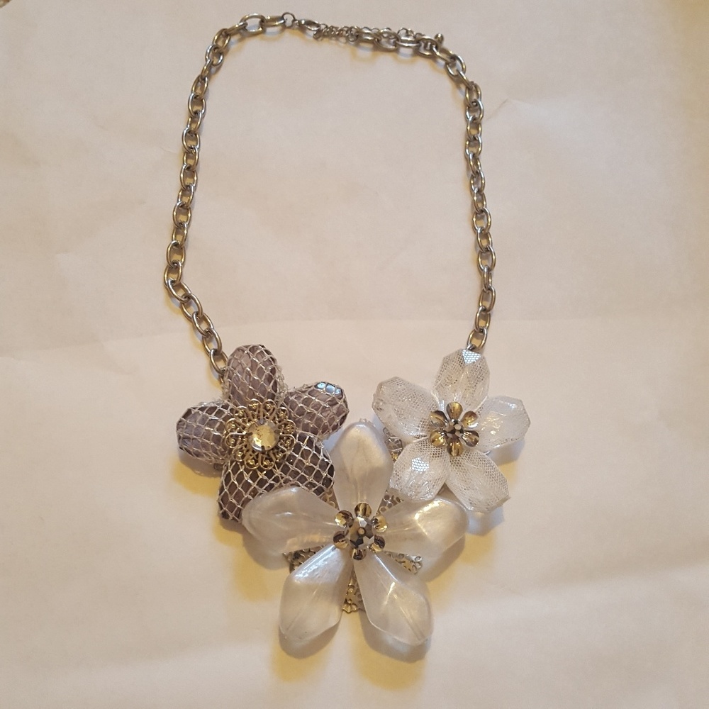 Statement necklace